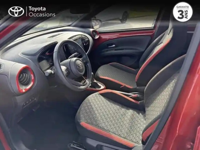 Toyota Aygo x 1.0 vvt-i 72ch design s-cvt my24 — photo 11