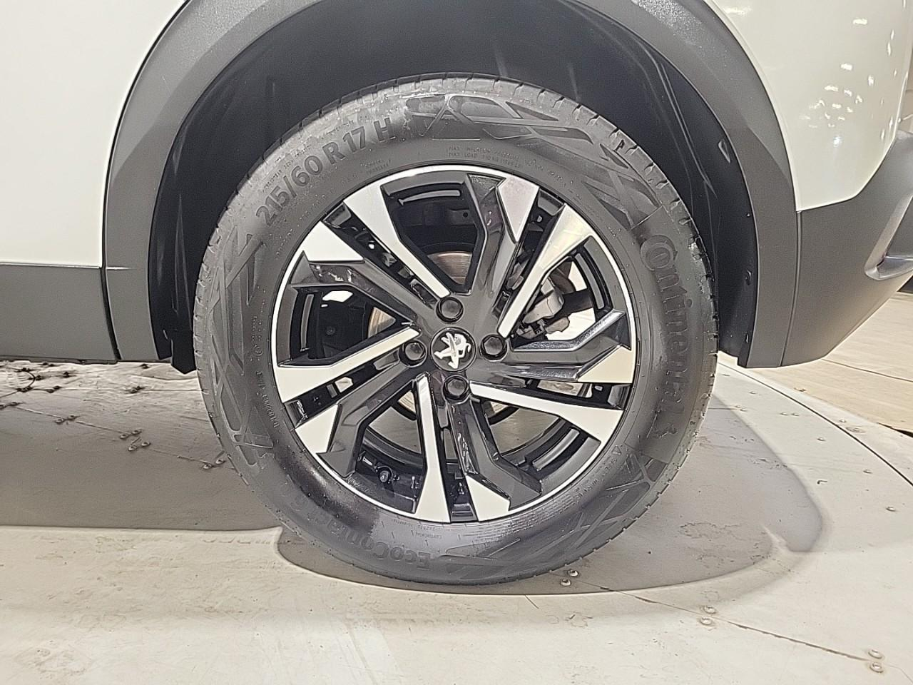 Peugeot 2008 puretech 130 s&s eat8 gt — photo 16