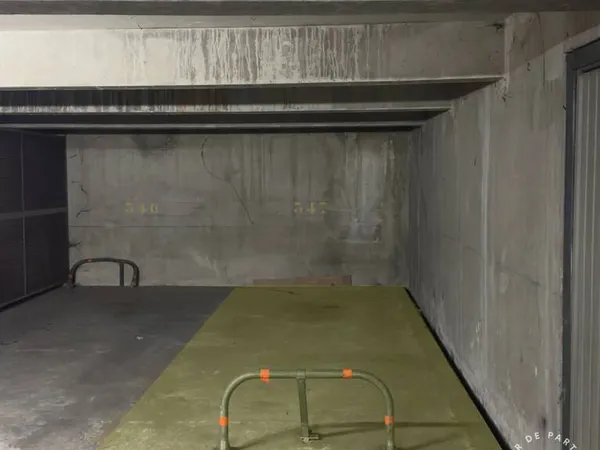Stationnement Location Paris 18200€