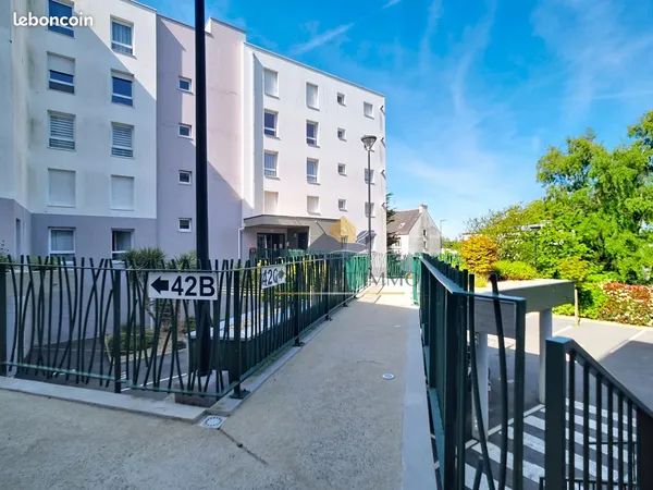 Appartement t2 - 48.2 m² - grand balcon