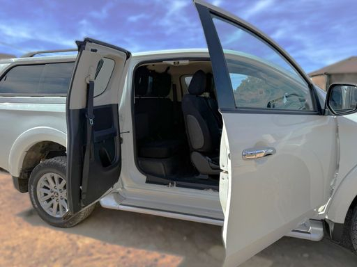 Mitsubishi L200 2.4 DI-D 181 4WD - Intense Connect – 2018 – 165157 km – Diesel – Boîte Manuelle — photo 31