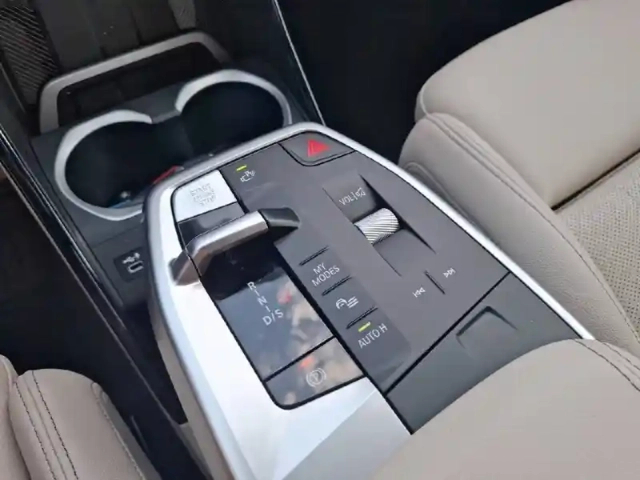 Bmw X1 sdrive 18i 136ch dkg7 — photo 12