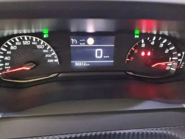Peugeot 208 puretech 100 s&amp;s bvm6 — photo 30