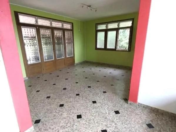 Propriété 6 pièces 255 m²