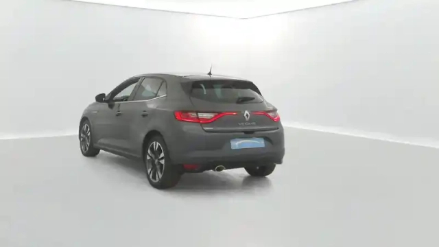 Renault Megane mégane iv berline tce 140 energy — photo 12