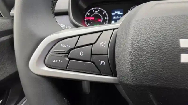 Dacia Sandero sce 65 — photo 13