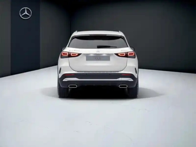 Mercedes Gla 220 d 4matic amg line — photo 4