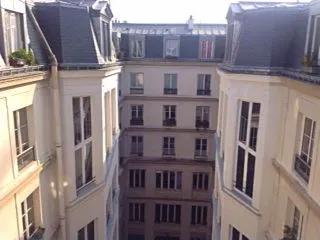 Loue charmant petit studio rénové/studette de 14 mètres carrés + mezzanine, Paris 2ème