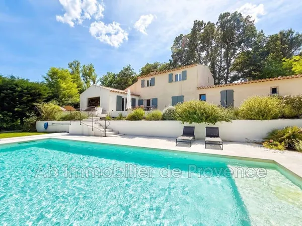 Maison 8 pièces 190 m²