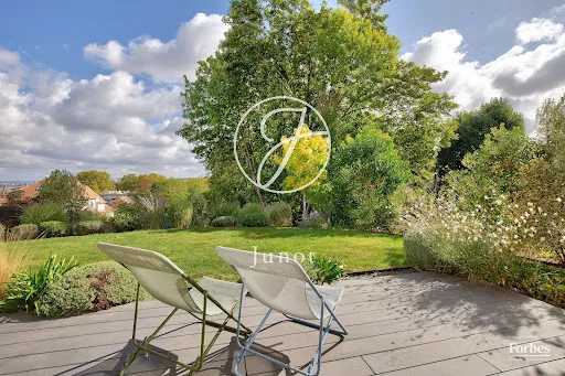Maison 7 pièces 210 m²