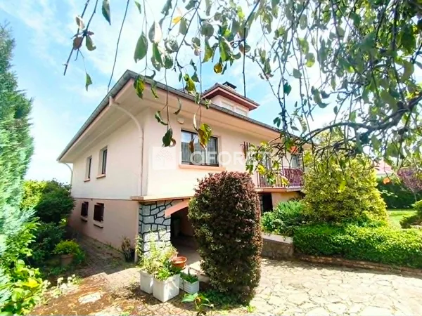 Maison 9 pièces 213 m²