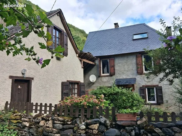 Ensemble de 2 maisons(T4+T2)