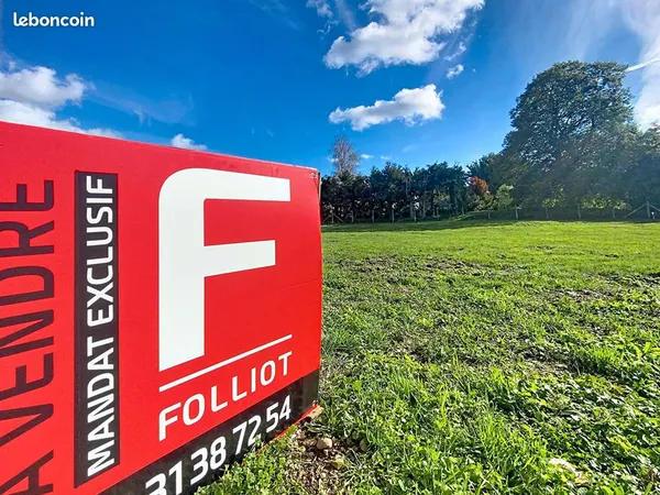 Terrain 692 m² LES MOUTIERS EN CINGLAIS