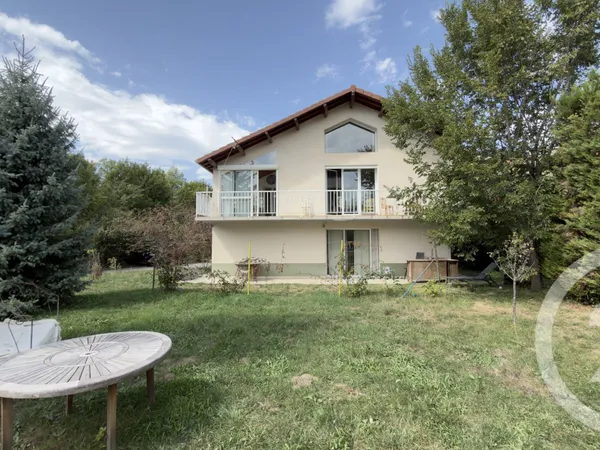 Maison 10 pièces 271 m²