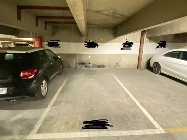 Location Parking 13e