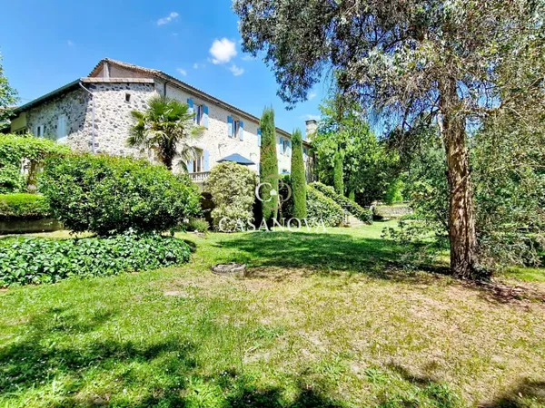 Propriété 27 pièces 773 m²
