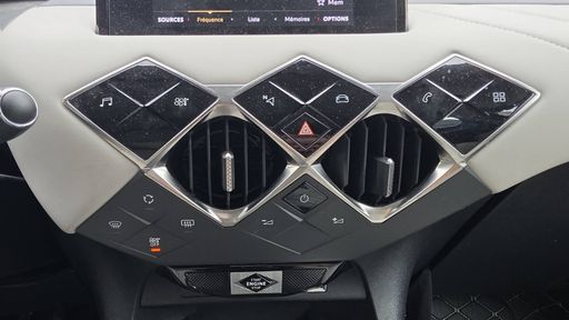 DS DS3 Crossback 1.2 PureTech 100 - So Chic – 2021 – 44655 km – Essence – Boîte Manuelle — photo 25