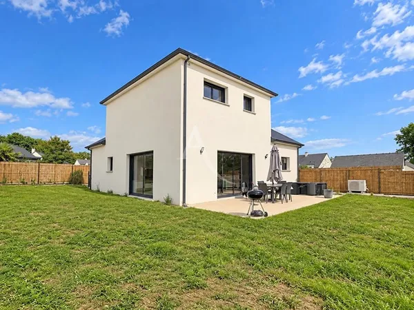 Maison contemporaine de 2021 / À deux pas du bourg et à 20 min de Nantes