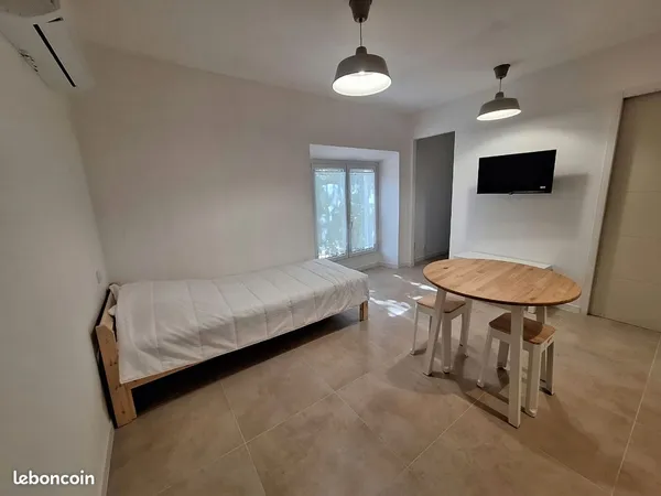 Beau studio neuf meublé équipé à louer location vinon Iter Cadarache 24 m2