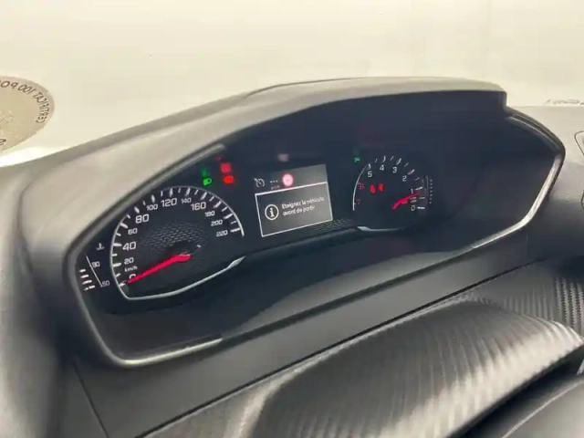 Peugeot 208 puretech 75 s&amp;s bvm5 — photo 10