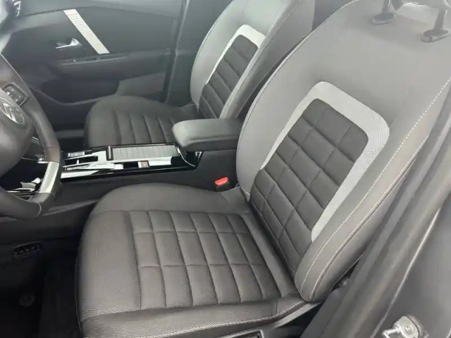 Citroën C4 hybride 136 e-dcs6 — photo 32