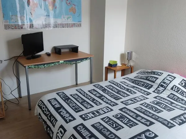 Chambre privée dans une colocation T4