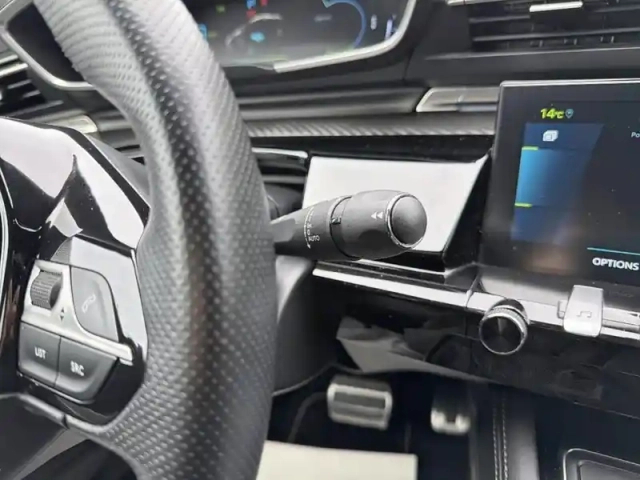 Peugeot 508 hybrid 225 e-eat8 gt — photo 18