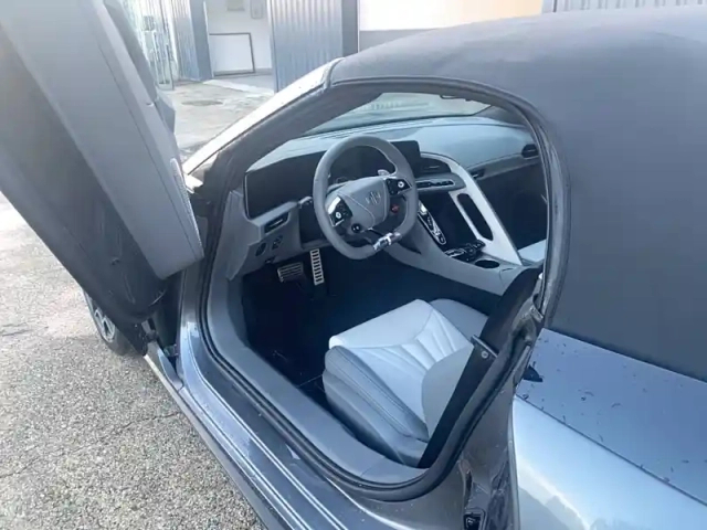 Mg Cyberster 77kwh - 250 kw 2wd — photo 47