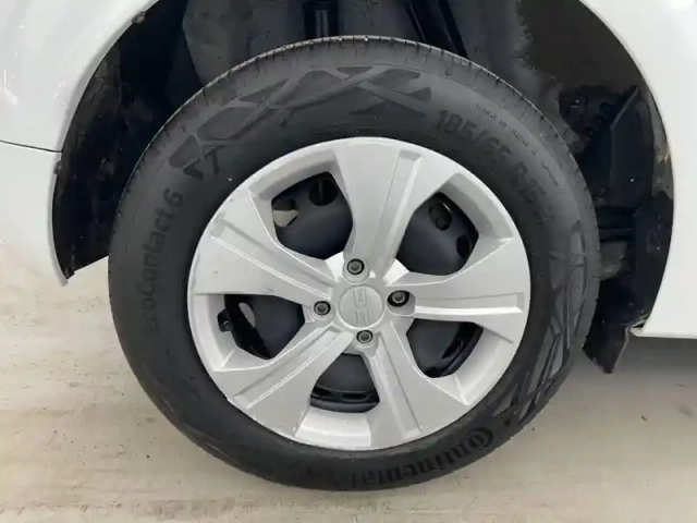 Dacia Sandero sce 65 — photo 31