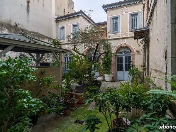 Local 6 pièces 191 m²