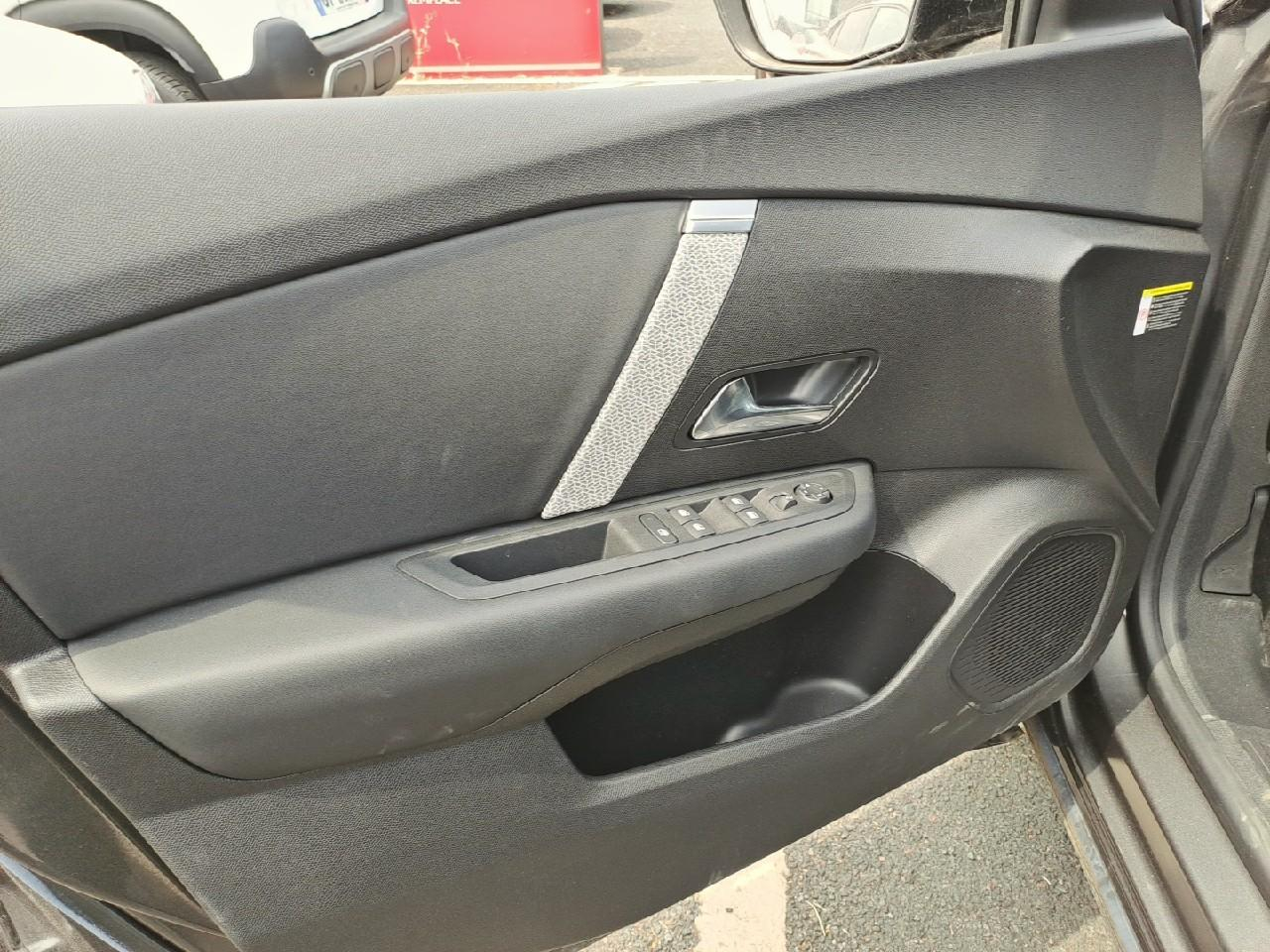 Citroën C4 X puretech 130 s&s eat8 shine — photo 8
