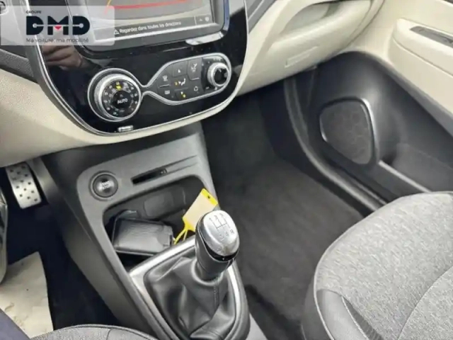 Renault Captur 0.9 tce 90ch intens - 19 — photo 8
