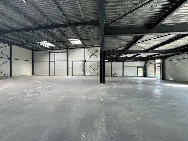 Local d'activité 1538 m²