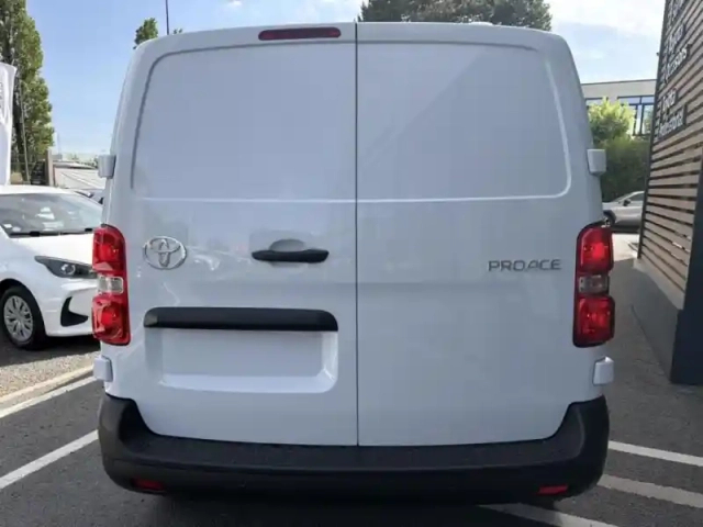 Toyota Proace medium 2.2 d-4d 150 cabine approfondie start pack confort bva my25 — photo 5