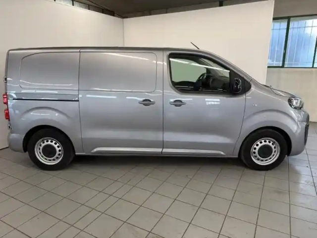 Peugeot Expert fg m 100 kw batterie 50 kwh — photo 4