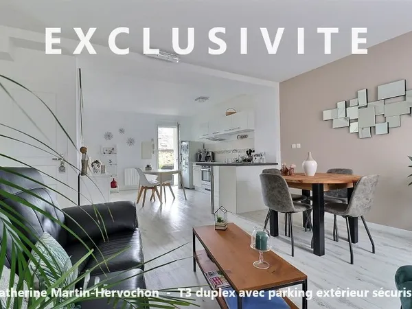 Ambiance "Maison" pour ce charmant duplex de 2 chambres avec parking extérieur sécurisé