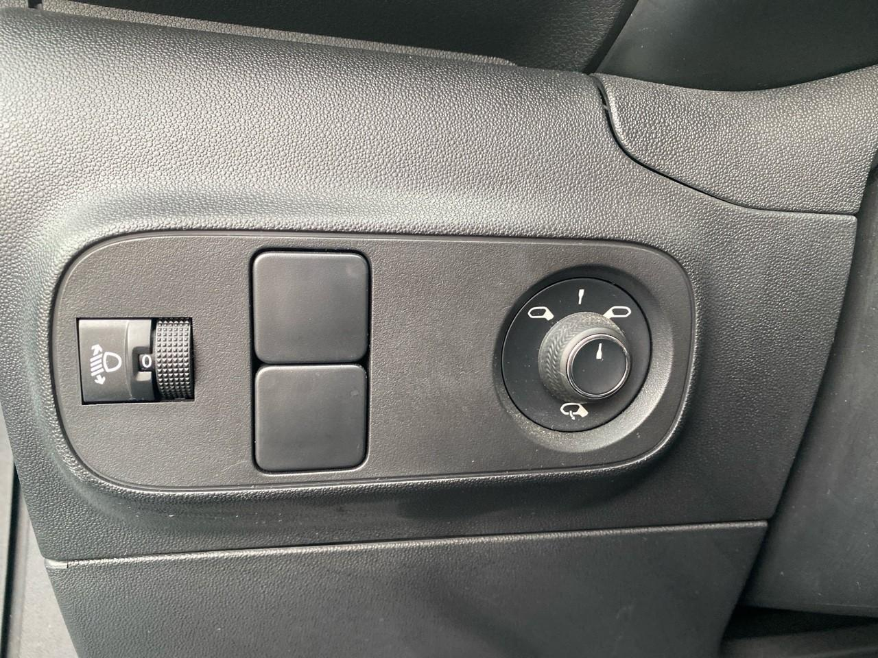 Citroën C3 1.2 puretech 83ch s&s shine pack 123g — photo 16