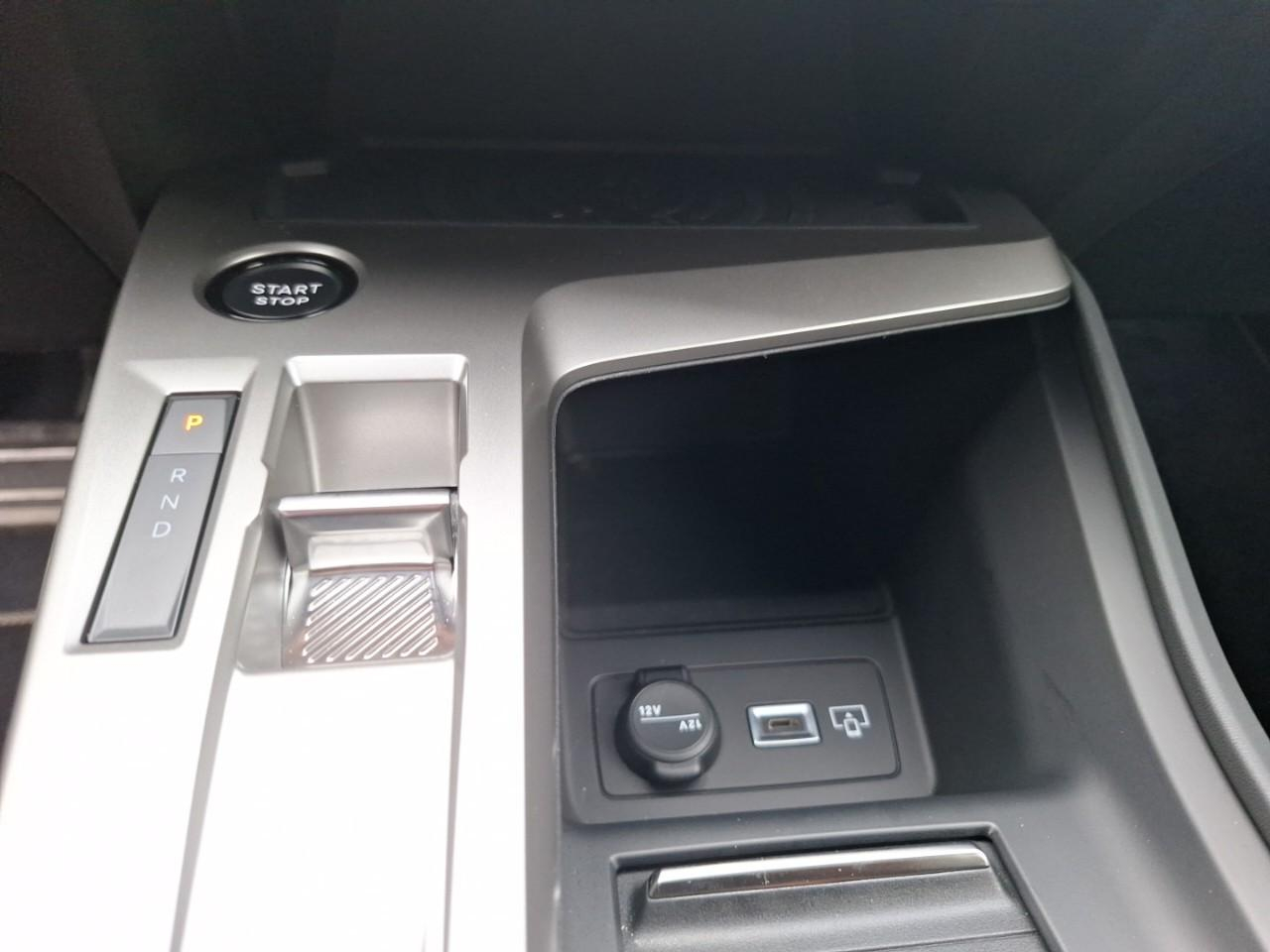 Peugeot 408 electrique 210ch gt exclusive (58kwh) — photo 16