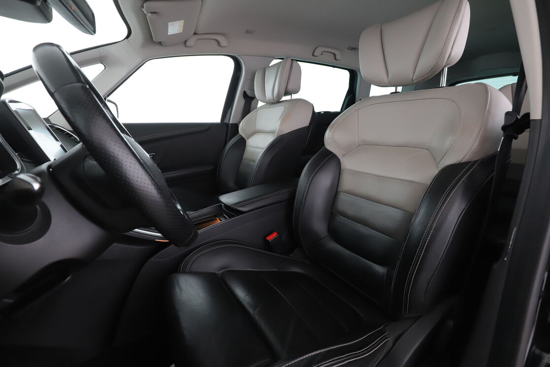 Renault Grand Scenic 1.6 dCi Energy Initiale Paris EDC — photo 9