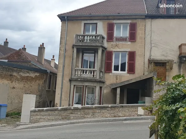 Arbois Centre - Immeuble de 5 appartements 265 m2 loués