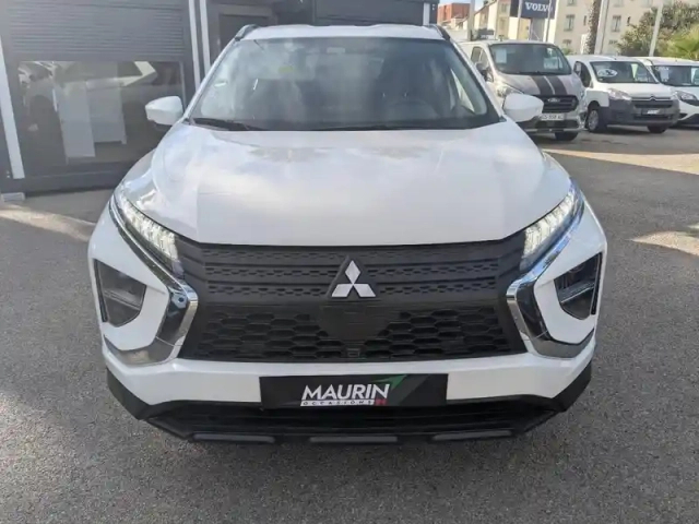 Mitsubishi Eclipse cross 2.4 mivec phev 188ch invite 4wd — photo 2