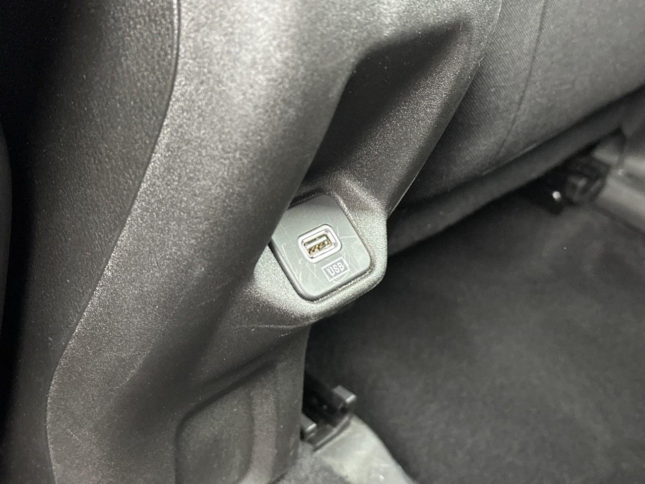 Jeep Renegade 1.5 turbo t4 130 ch bvr7 e-hybrid altitude — photo 34
