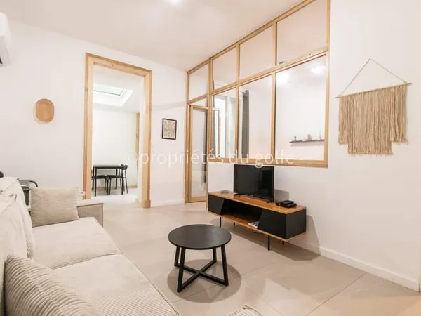 Sète, Quartier haut, appartement 2 pièces rénové avec cour