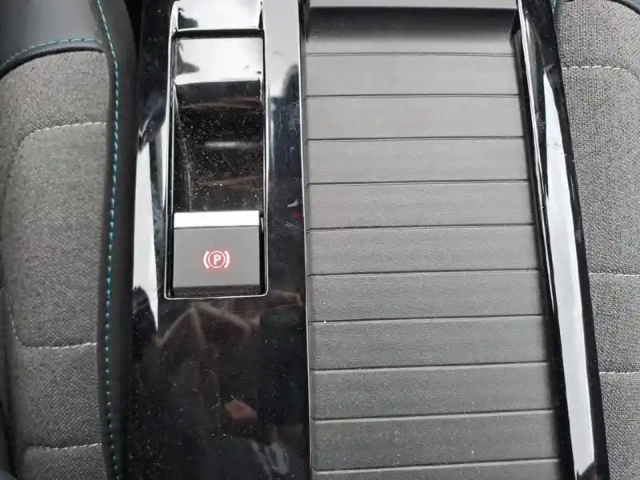 Citroën C4 puretech 130 s&amp;s eat8 — photo 22