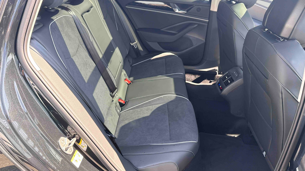 Volkswagen Passat 1.5 eTSI OPF 150 DSG7 — photo 18