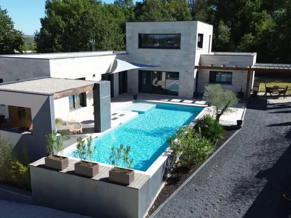 Villa contemporaine d'exception avec piscine Prestations h