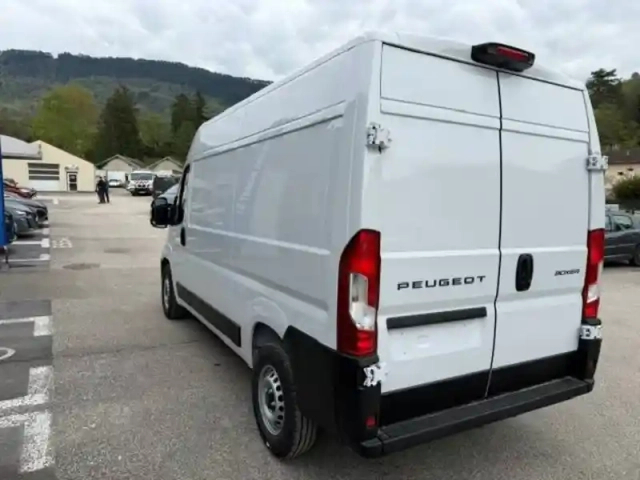 Peugeot Boxer fgn diesel 140 ch l2h2 3.5 t aut. — photo 7
