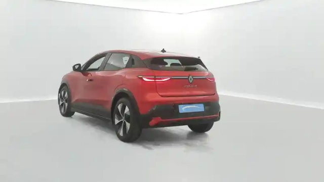 Renault Megane e-tech ev40 130ch standard charge — photo 32