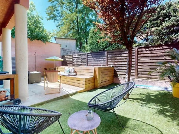 Appartement avec terrasse exceptionnelle et piscine privative