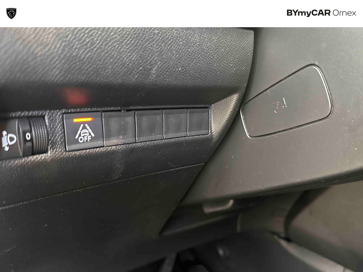 Peugeot 208 BlueHDi 100 S&amp;S BVM6 — photo 23